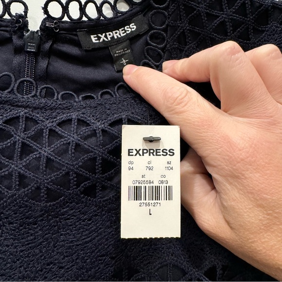 Worn Once navy blue jumpsuit, beautiful, feminine and delicate, very flattering - Picture 11 of 11